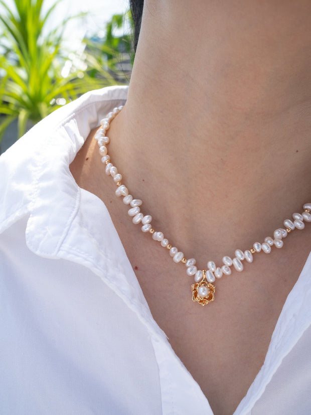 Blisseu Vintage Camellia Natural Pearl Necklace