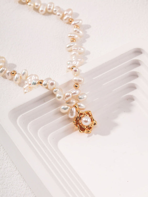 Blisseu Vintage Camellia Natural Pearl Necklace